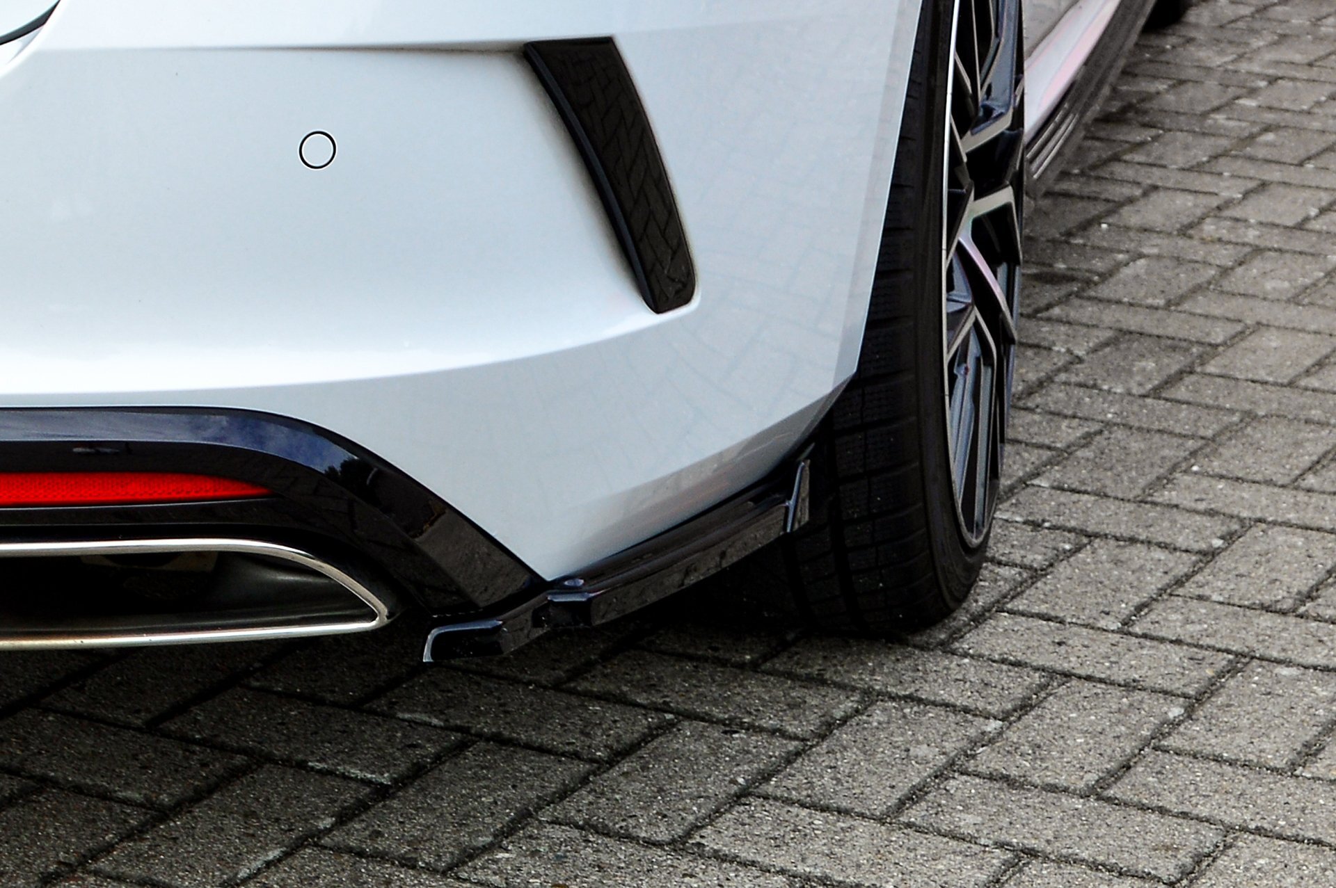 Ingo Noak Heckansatz Seitenteile mit Wings aus ABS für Skoda Octavia RS NX