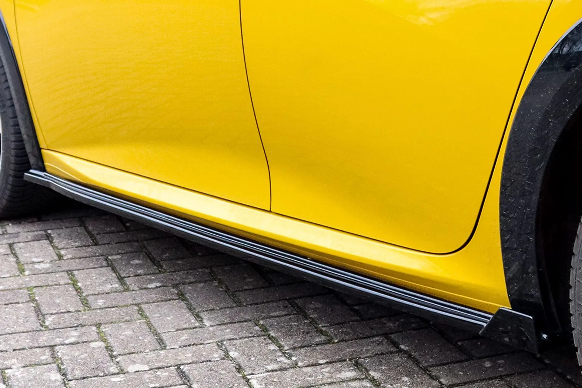 Ingo Noak Cup Seitenschweller mit Wing für Peugeot 208 II e208 GT + GT-Line