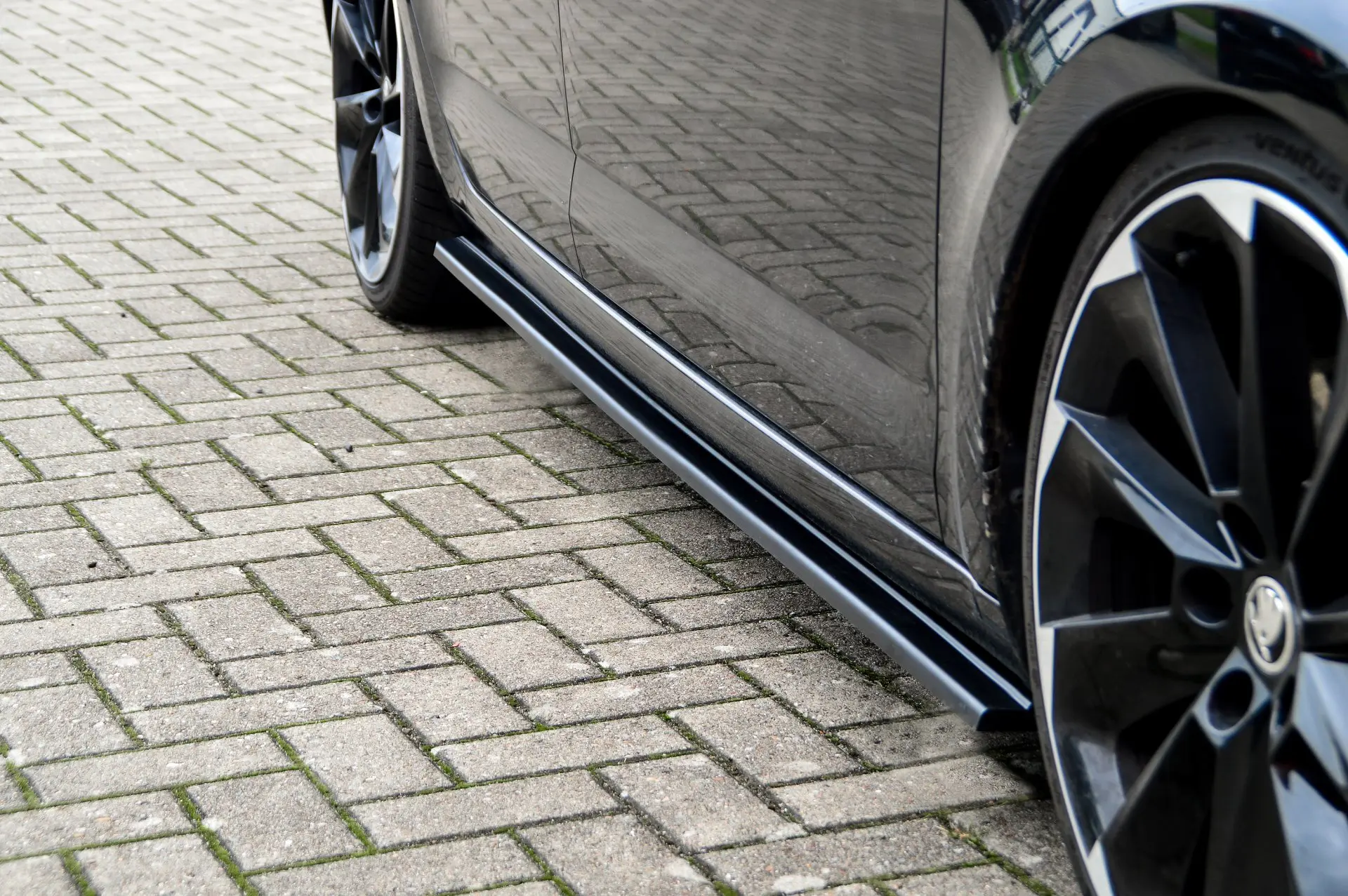 Ingo Noak CUP Seitenschweller für Skoda Octavia RS 5E