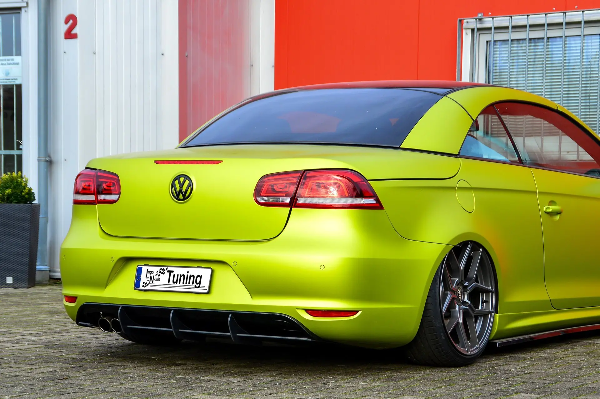 Ingo Noak Gefräster Heckansatz mit Finnen für VW Eos