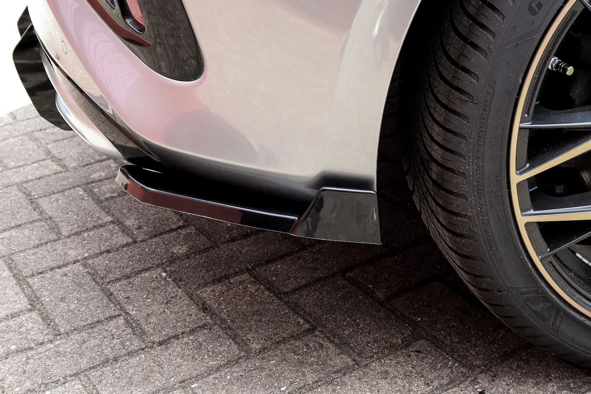 Ingo Noak Heckansatz Seitenteile aus ABS mit seitlichem Wing für Kia Ceed, SK