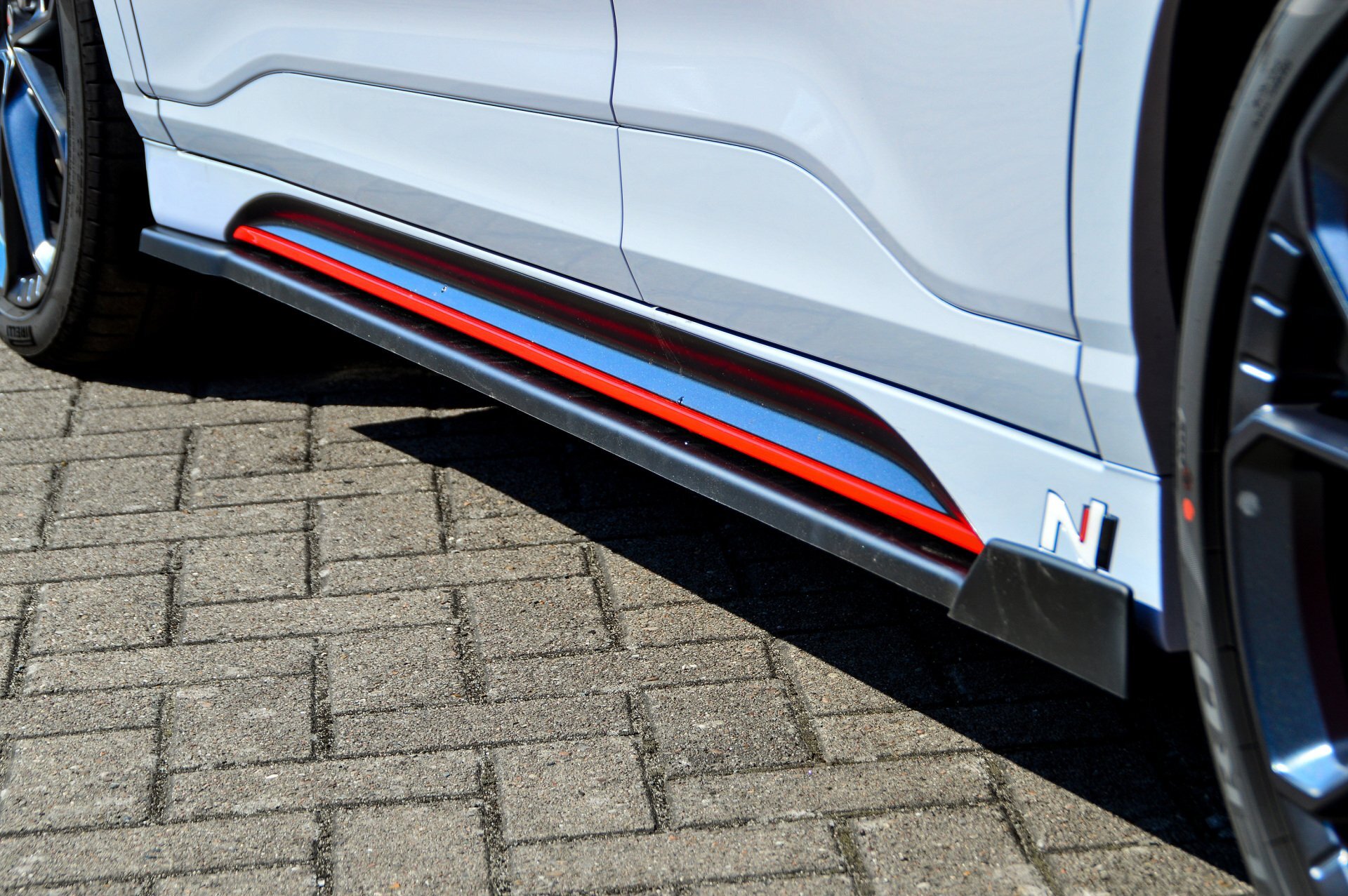 Ingo Noak CUP Seitenschweller mit Wing hinten für Hyundai Kona N + N-Line Ingo Noak CUP Seitenschweller mit Wing hinten für Hyundai Kona N + N-Line