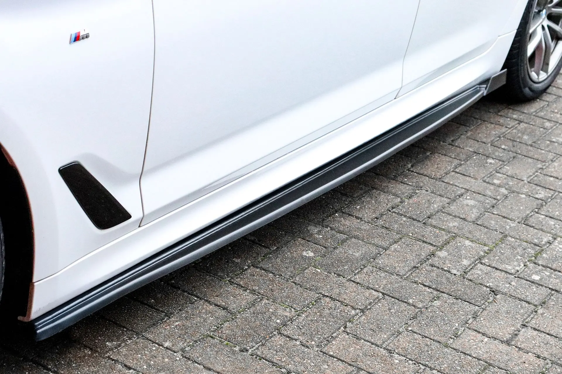 Ingo Noak Seitenschweller mit Wings hinten für BMW 5er G30 G31 mit M-Paket