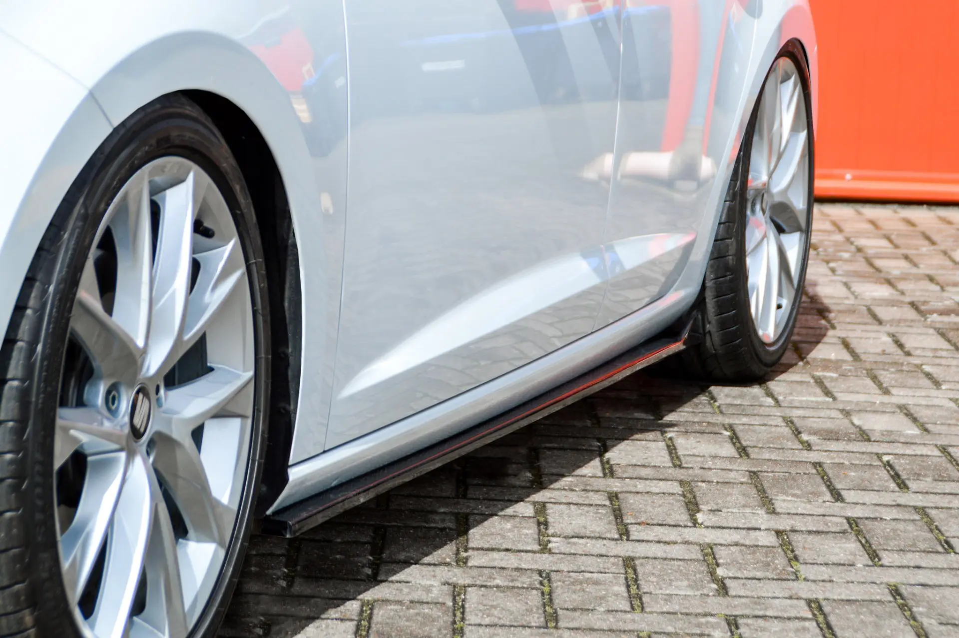 Ingo Noak Seitenschweller im Cup3 Look für Seat Leon 5F Facelift