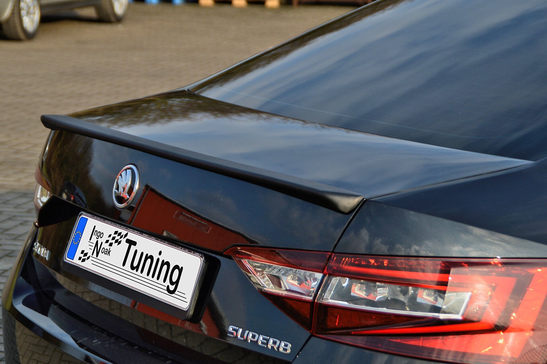 Ingo Noak Hecklippe für Skoda Superb 3V Limousine