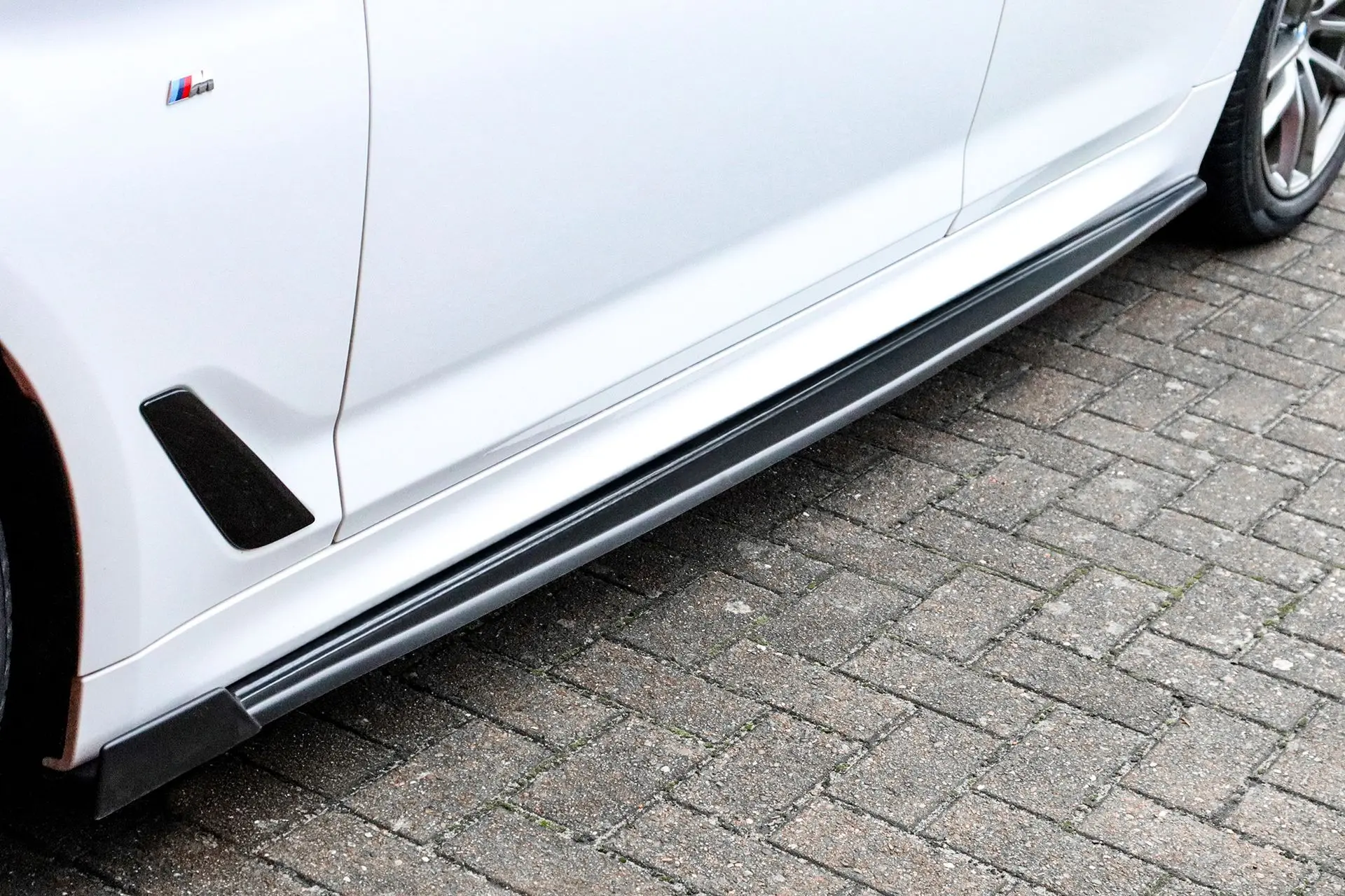 Ingo Noak Seitenschweller mit Wings vorne für BMW 5er G30 G31 mit M-Paket