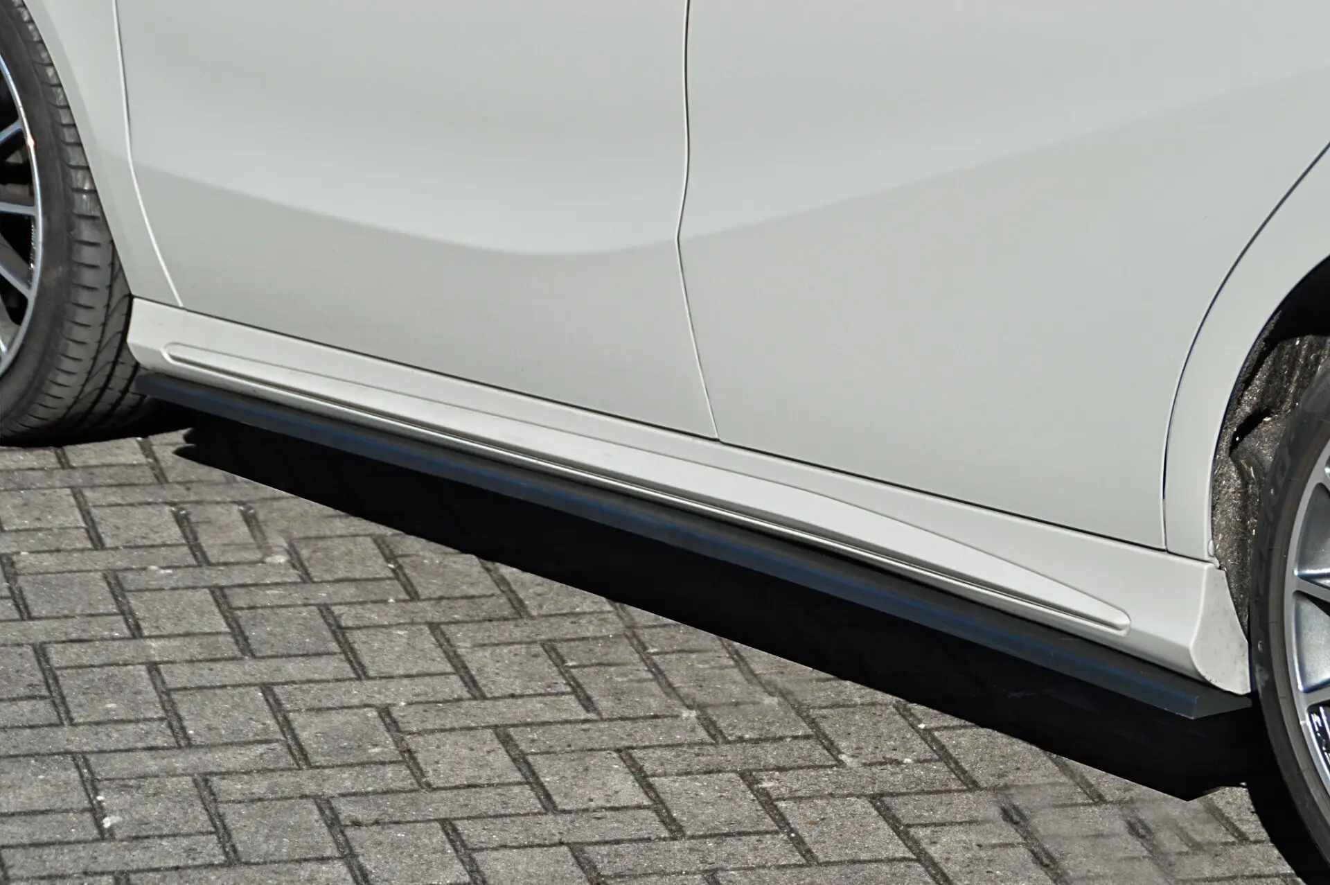 Ingo Noak Seitenschweller im Cup Look für A Klasse, W176 mit AMG Line Packet + A45 AMG