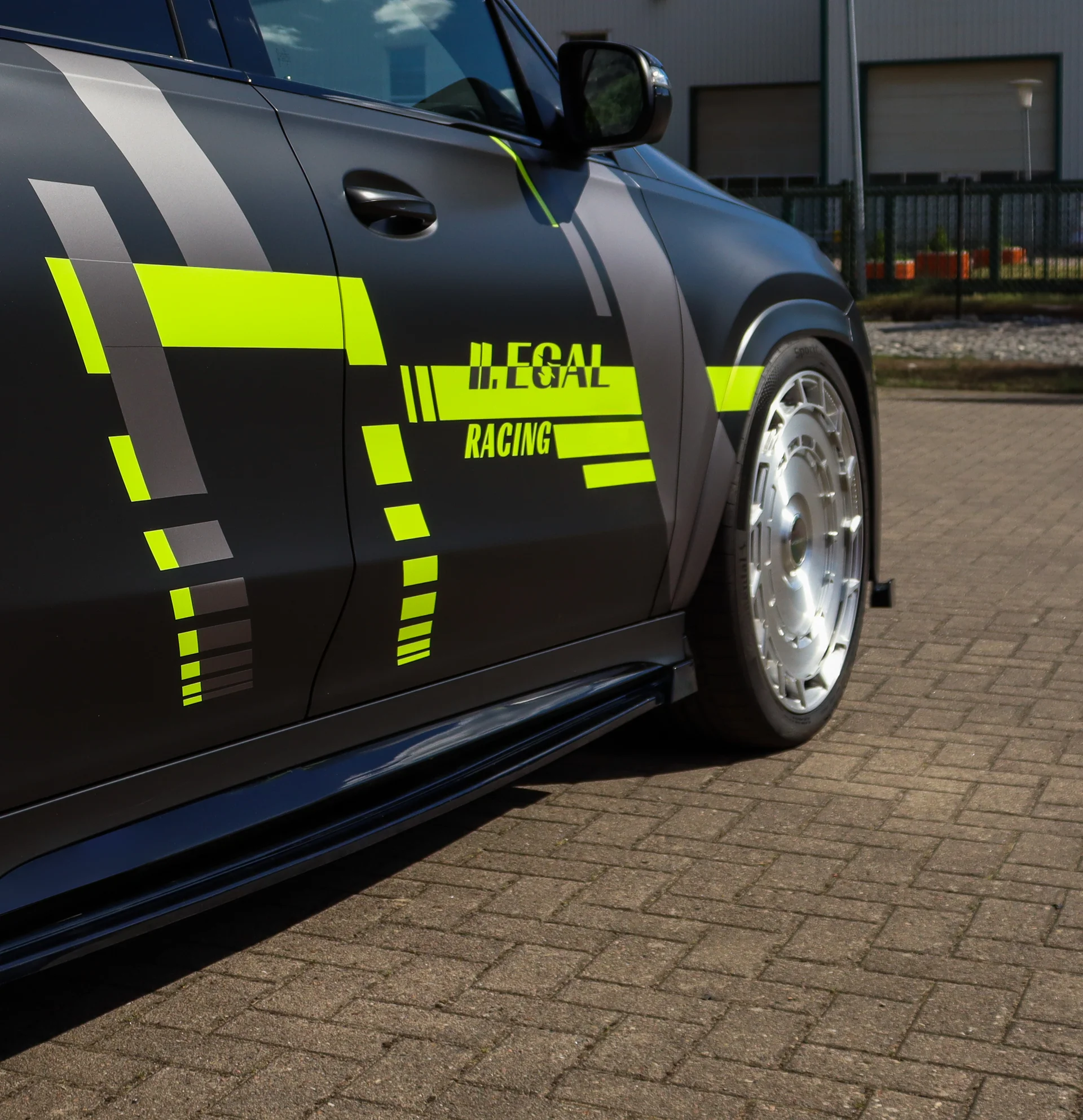 Ingo Noak CUP Seitenschwellersatz mit Wing vorne für Mercedes GLS 63 AMG 4 Matic