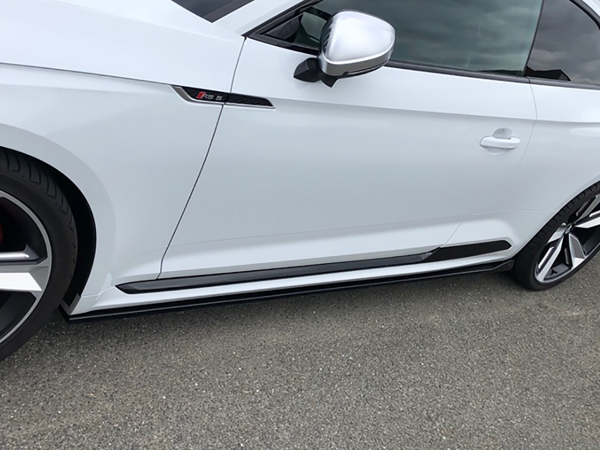 Ingo Noak Seitenschweller im Cup3 Look für Audi RS5 F5 Bj .ab.2017-