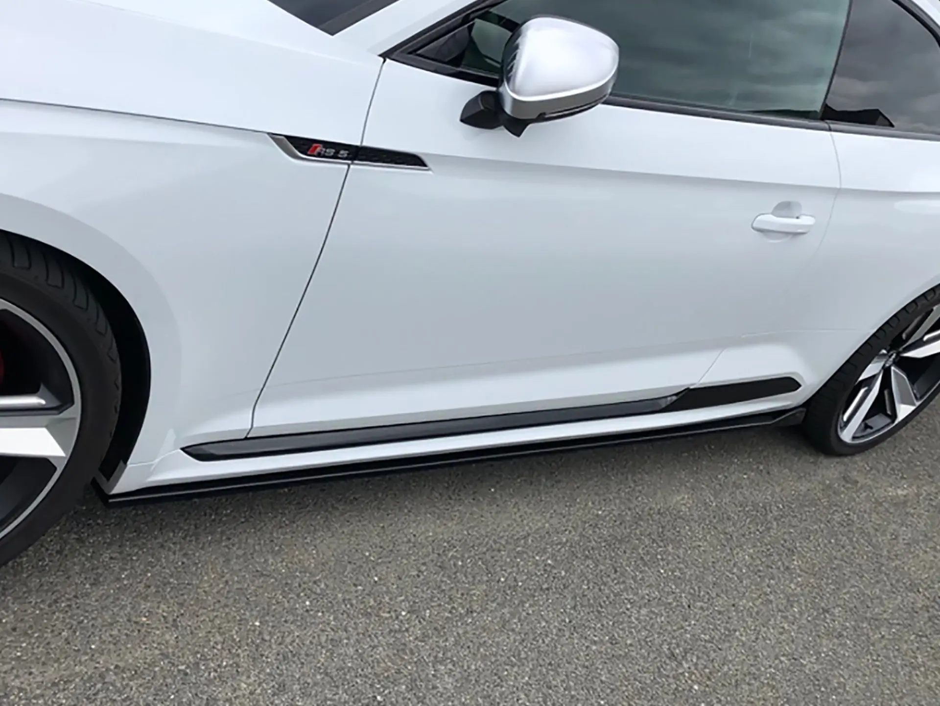 Ingo Noak Seitenschweller im Cup3 Look für Audi RS5 F5 Bj .ab.2017-